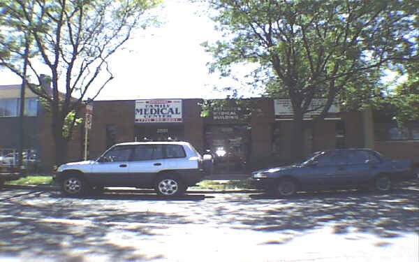 2551 W Peterson Ave, Chicago, IL à vendre - Photo de l’immeuble – Image 3 sur 15