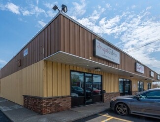 Plus de détails pour 890-900 Ulster Ave, Kingston, NY - Local commercial à louer