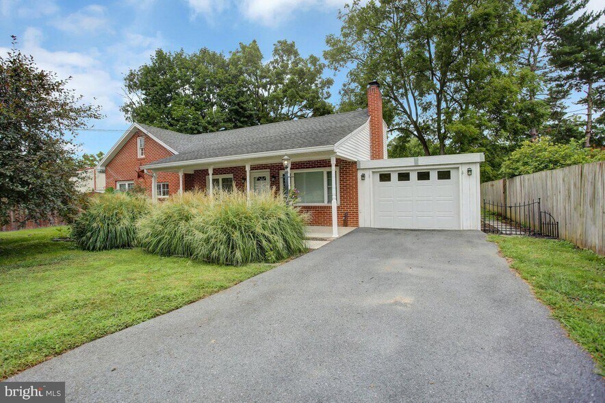 183 Falling Spring Rd, Chambersburg, PA à vendre - Photo principale – Image 1 sur 25