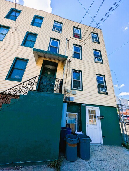 173 Brunswick St, Jersey City, NJ à vendre - Photo de l’immeuble – Image 2 sur 15