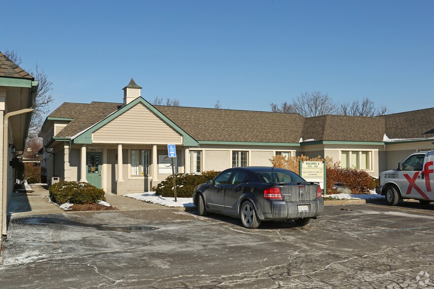 1415-1421 E 12 Mile Rd, Madison Heights, MI à louer - Photo principale – Image 1 sur 21