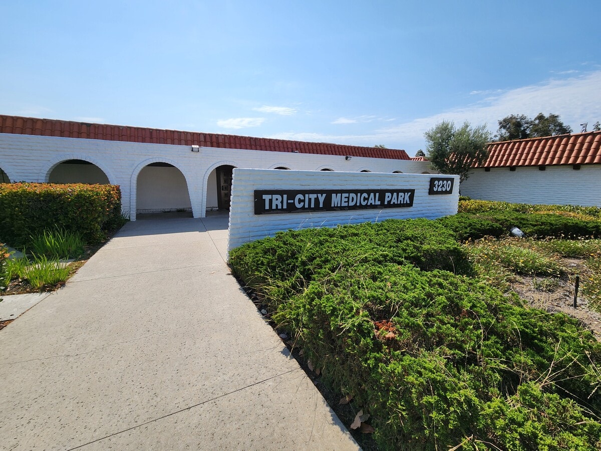 3230 Waring Ct, Oceanside, CA 92056 - Lot A -  - Photo intérieure - Image 1 of 55