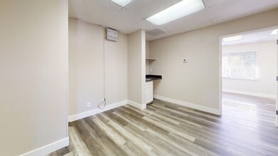 1300 West St, Redding, CA à louer Photo intérieure– Image 1 sur 6
