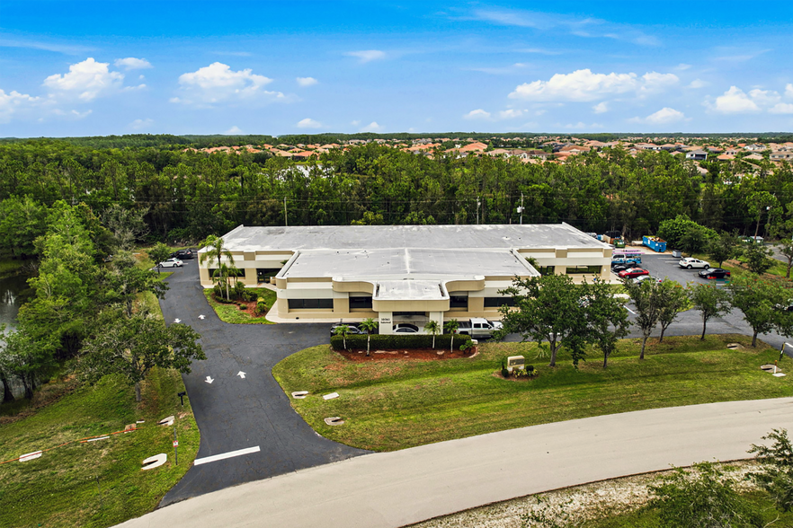 10061 Amberwood Rd, Fort Myers, FL à louer - Aérien – Image 1 sur 27