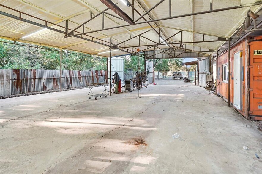 13338 Elderberry Ln, Houston, TX à louer - Photo de l’immeuble – Image 3 sur 24