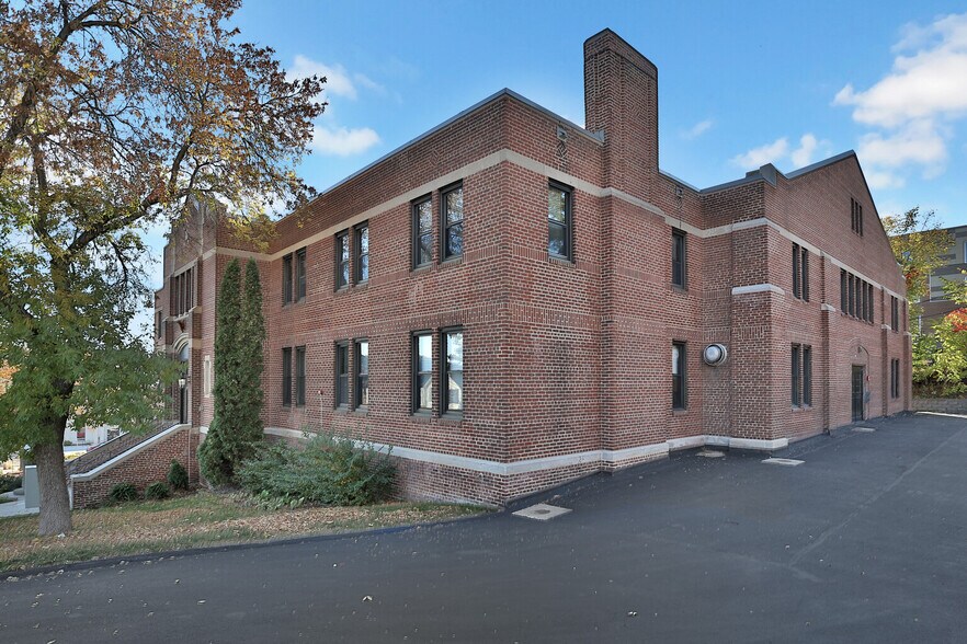 107 Chestnut St E, Stillwater, MN à louer - Photo de l’immeuble – Image 3 sur 6