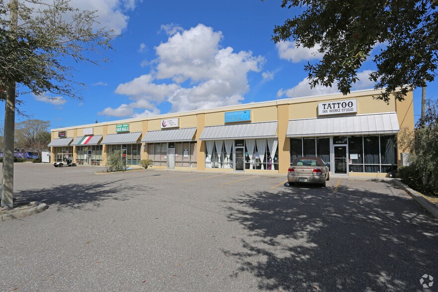 4195 54th Ave N, Saint Petersburg, FL à louer - Photo de l’immeuble – Image 2 sur 10