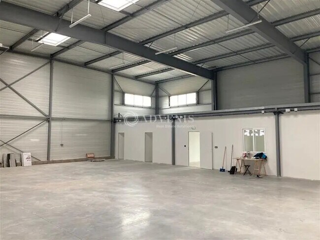 Plus de détails pour Bureau, Local d'activités à louer