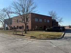 1350 W Washington St, West Chicago, IL à louer Photo de l’immeuble– Image 1 sur 1