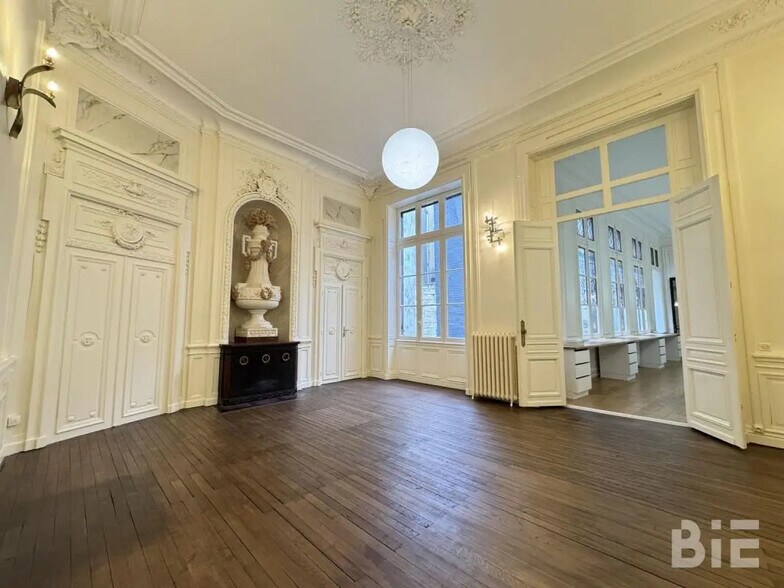 Bureau dans Bordeaux à louer - Photo de l’immeuble – Image 2 sur 4