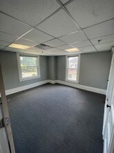 200 Maple Ave, Red Bank, NJ à louer Photo intérieure– Image 1 sur 2