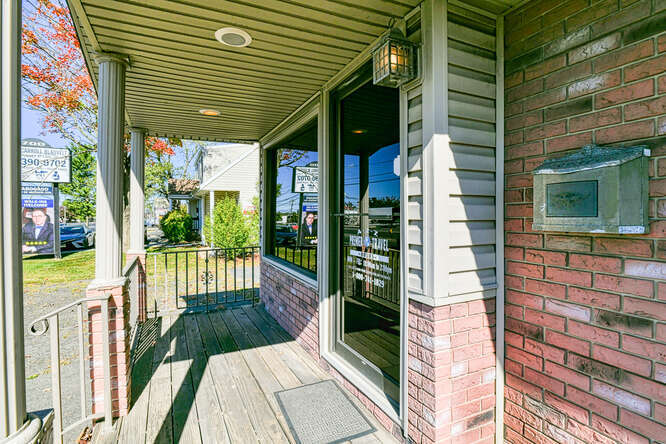 702 State Route 18, East Brunswick, NJ à vendre - Photo de l’immeuble – Image 2 sur 13