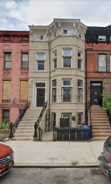 135 Decatur St, Brooklyn, NY à vendre - Photo de l’immeuble – Image 1 sur 11