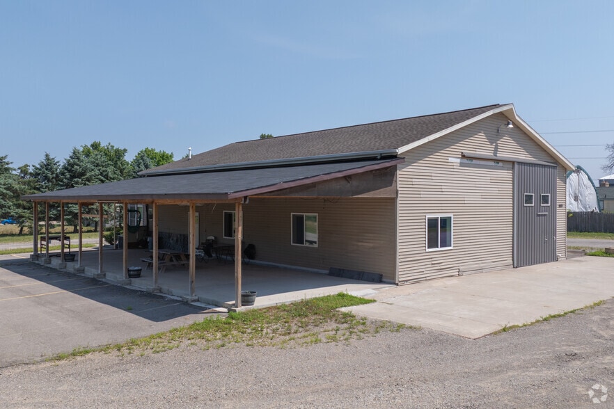 6105 SE Paris Ave, Caledonia, MI à vendre - Photo de l’immeuble – Image 3 sur 4