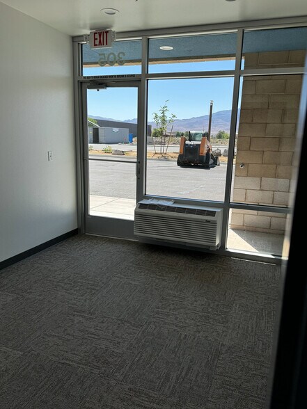 35 Enterprise Way, Dayton, NV à louer - Photo intérieure – Image 3 sur 8