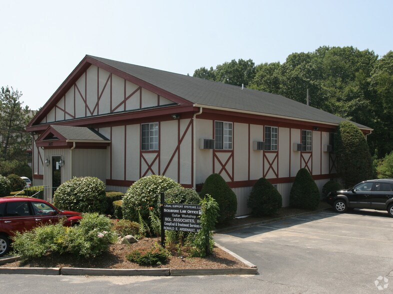3657 Post Rd, Warwick, RI à louer - Photo principale – Image 1 sur 1