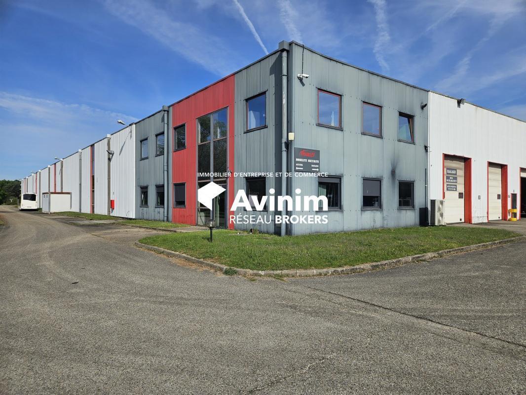 Industriel/Logistique dans Bourg-en-Bresse à vendre Photo de l’immeuble– Image 1 sur 13