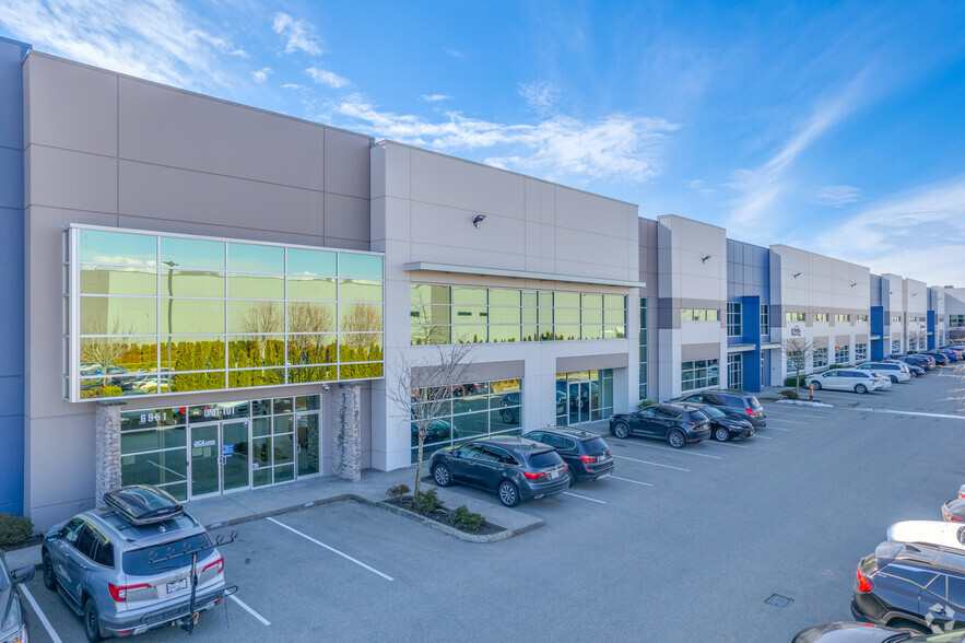 6951 72nd St, Delta, BC à louer - Photo de l’immeuble – Image 2 sur 4