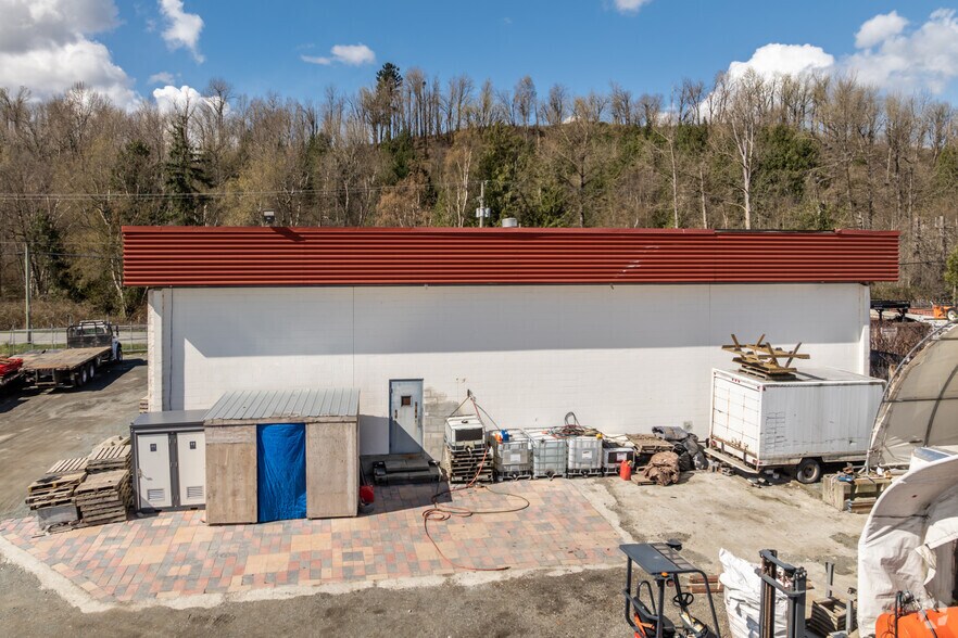 990 Riverside Rd, Abbotsford, BC à vendre - Photo de l’immeuble – Image 3 sur 4