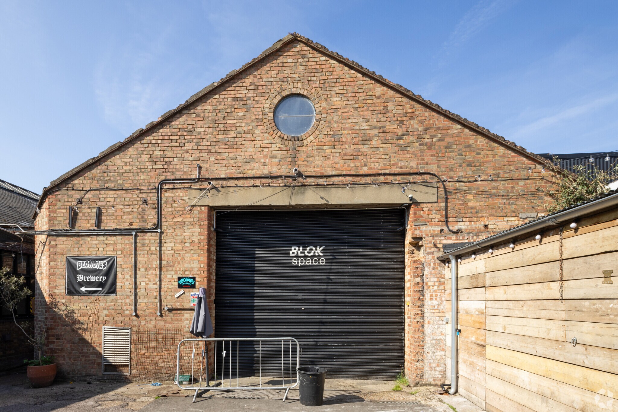 258A Church Rd, Londres à louer Photo principale– Image 1 sur 5