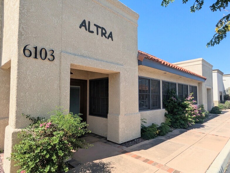 6103-6105 E Grant Rd, Tucson, AZ à vendre - Photo de l’immeuble – Image 1 sur 40
