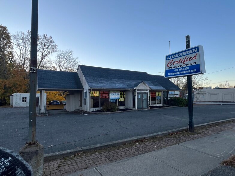 377 Federal St, Greenfield, MA à vendre - Photo de l’immeuble – Image 2 sur 8