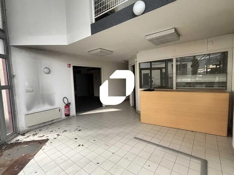 Bureau dans Bordeaux à louer - Photo de l’immeuble – Image 2 sur 12