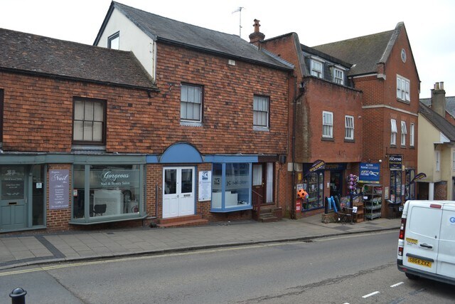 11 High St, Alton à louer Photo de l’immeuble– Image 1 sur 4