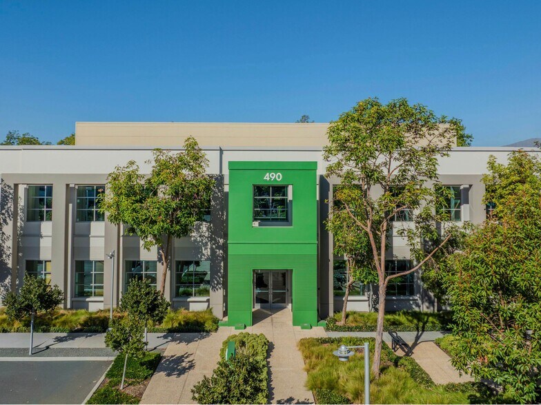 680 N McCarthy Blvd, Milpitas, CA à louer - Photo de l’immeuble – Image 3 sur 14