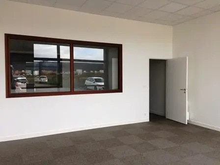 Bureau dans Vannes à louer - Photo de l’immeuble – Image 1 sur 2