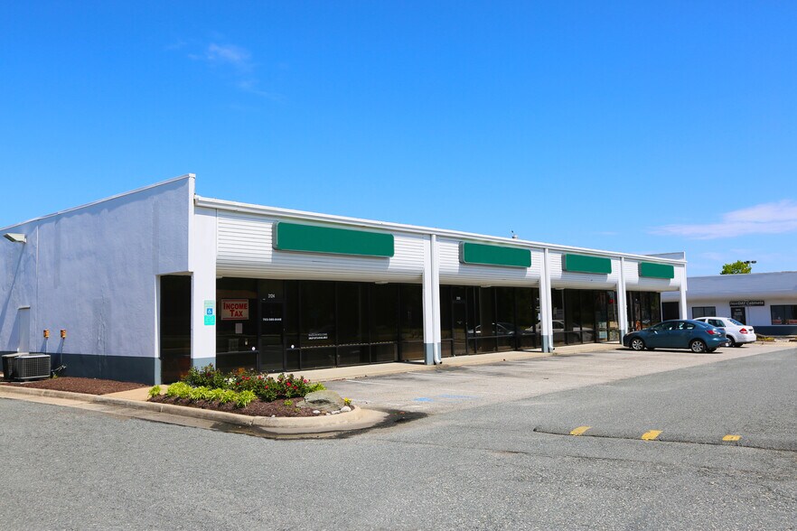 3035-3099 PS Business Center Dr, Woodbridge, VA à louer - Photo de l’immeuble – Image 1 sur 6
