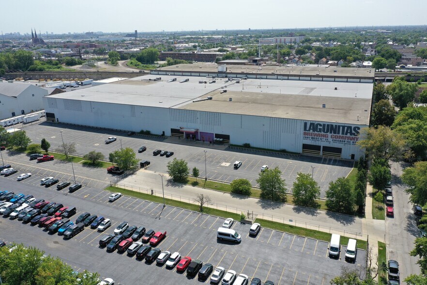 2607 W 17th St, Chicago, IL à louer - Photo de l’immeuble – Image 1 sur 13