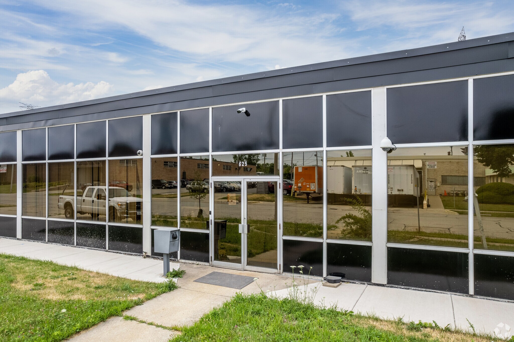 625 Factory Rd, Addison, IL à vendre Photo principale– Image 1 sur 36