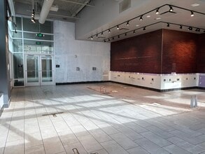 101 N Queen St, Lancaster, PA à louer Photo intérieure– Image 2 sur 4