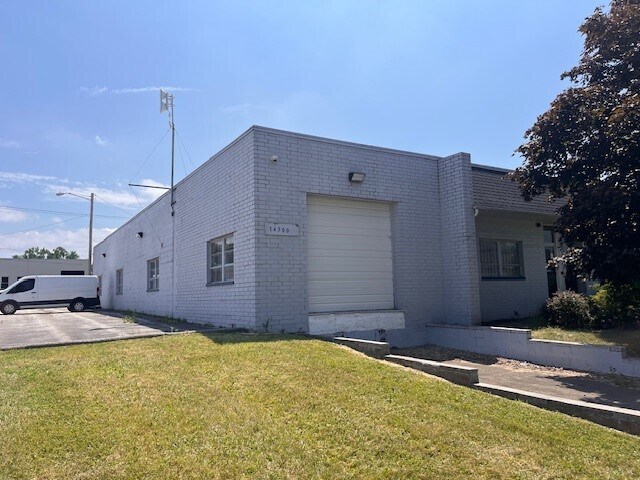 14300 Industrial Ave N, Maple Heights, OH à louer Photo de l’immeuble– Image 1 sur 15