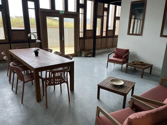 Plus de détails pour Bureau à vendre