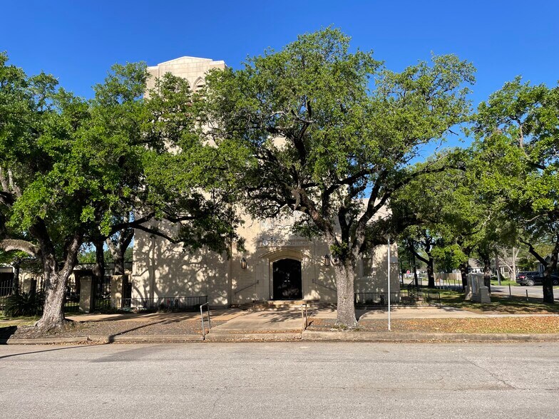 522 Lindale St, Houston, TX à vendre - Photo de l’immeuble – Image 1 sur 18