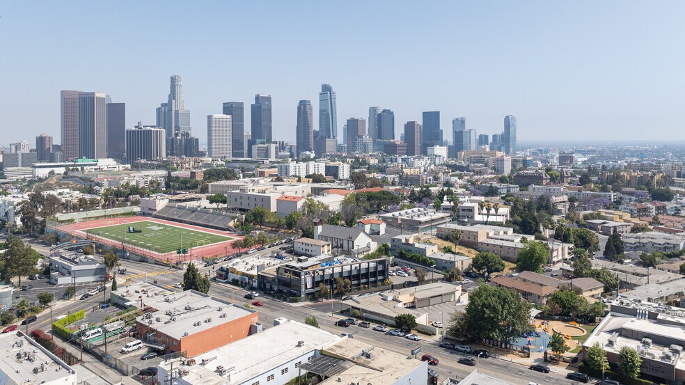 1626 Beverly Blvd, Los Angeles, CA à vendre - Photo de l’immeuble – Image 3 sur 15