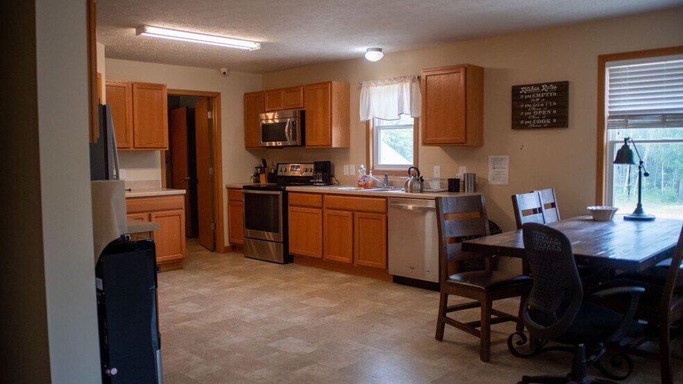 355 Mannsiding Rd, Harrison, MI à vendre - Photo intérieure – Image 3 sur 42