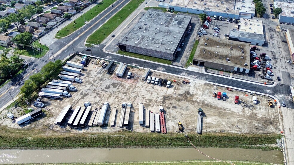 2001 W Cermak Rd, Broadview, IL à louer - Photo de l’immeuble – Image 2 sur 2