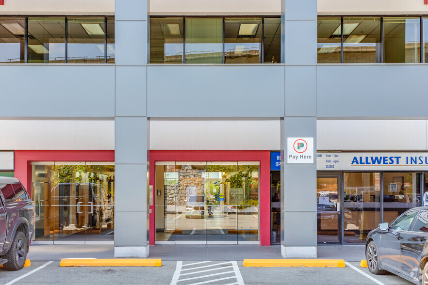 4664 Lougheed Hwy, Burnaby, BC à louer - Photo de l’immeuble – Image 2 sur 11