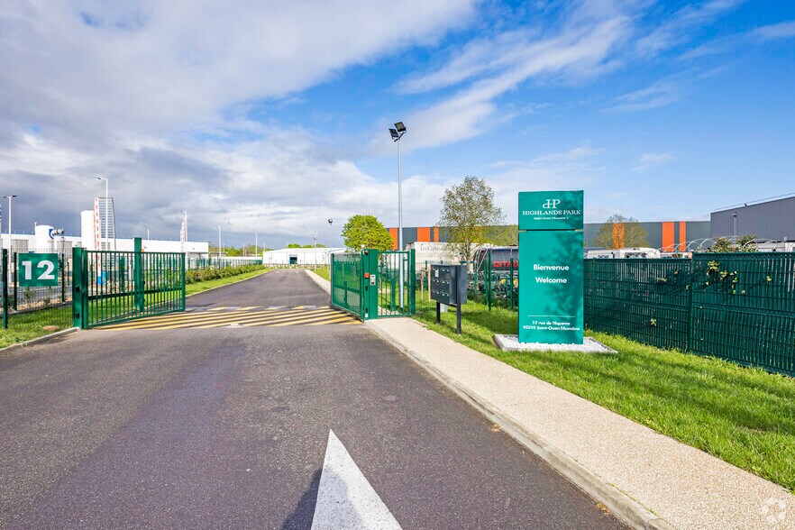 Bureau dans SAINT-OUEN-L'AUMONE à louer - Photo de l’immeuble – Image 1 sur 2