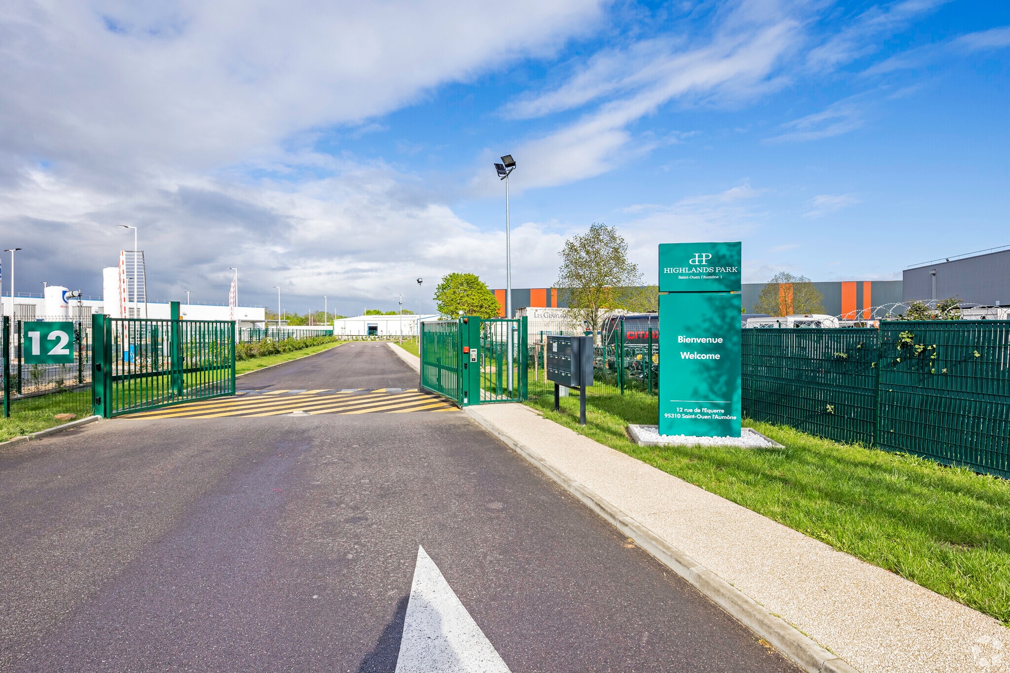 12 Rue De L'Equerre, Saint-Ouen-l'Aumône à louer Photo principale– Image 1 sur 2