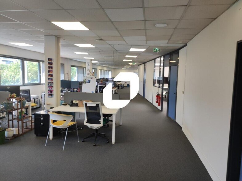 Bureau dans Arcueil à vendre - Photo de l’immeuble – Image 3 sur 11