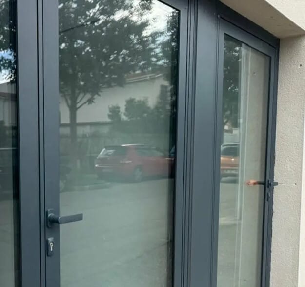 Bureau dans Craponne à louer - Photo de l’immeuble – Image 2 sur 3