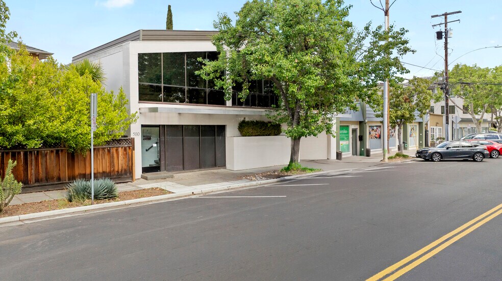 580 College Ave, Palo Alto, CA à vendre - Photo de l’immeuble – Image 1 sur 16