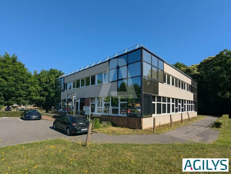 Bureau dans Bièvres à louer - Photo de l’immeuble – Image 1 sur 10