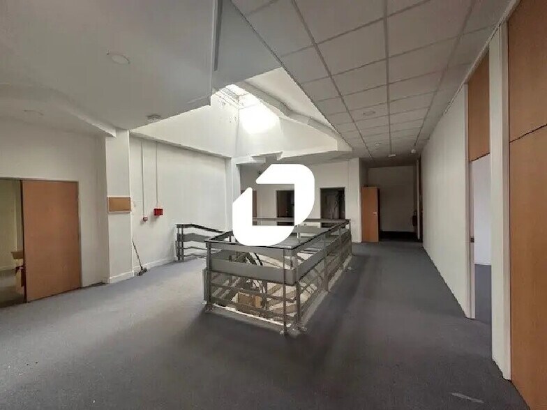 Bureau dans Gonesse à louer - Photo de l’immeuble – Image 3 sur 10