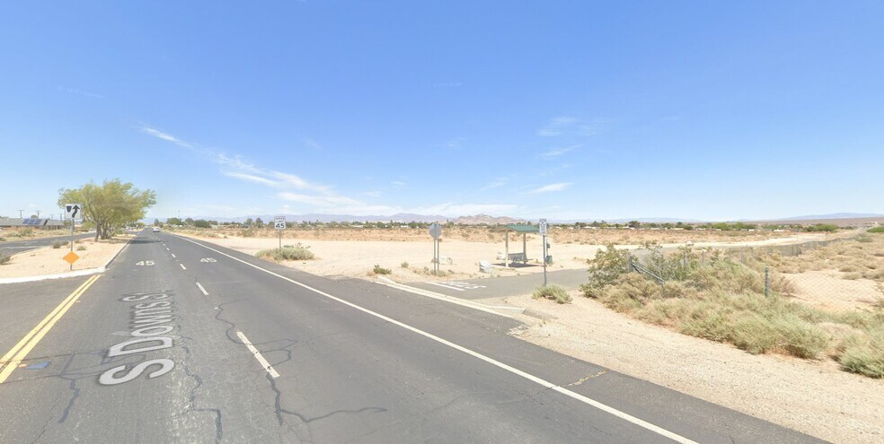 900 Downs Ave, Ridgecrest, CA à vendre - Photo de l’immeuble – Image 2 sur 7