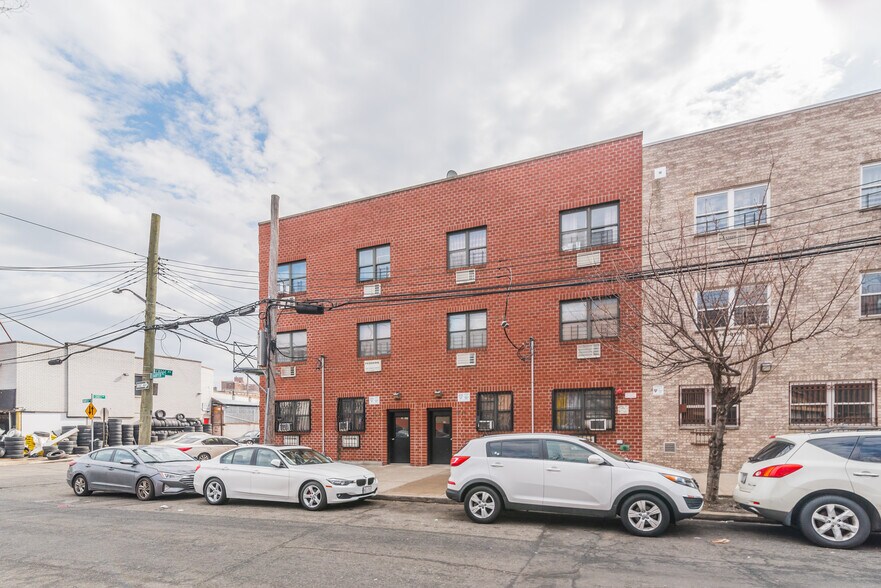937 Croes Ave, Bronx, NY à vendre - Photo de l’immeuble – Image 2 sur 2